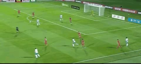 足球高位逼抢在体系中的作用,足球的魅力在于传控