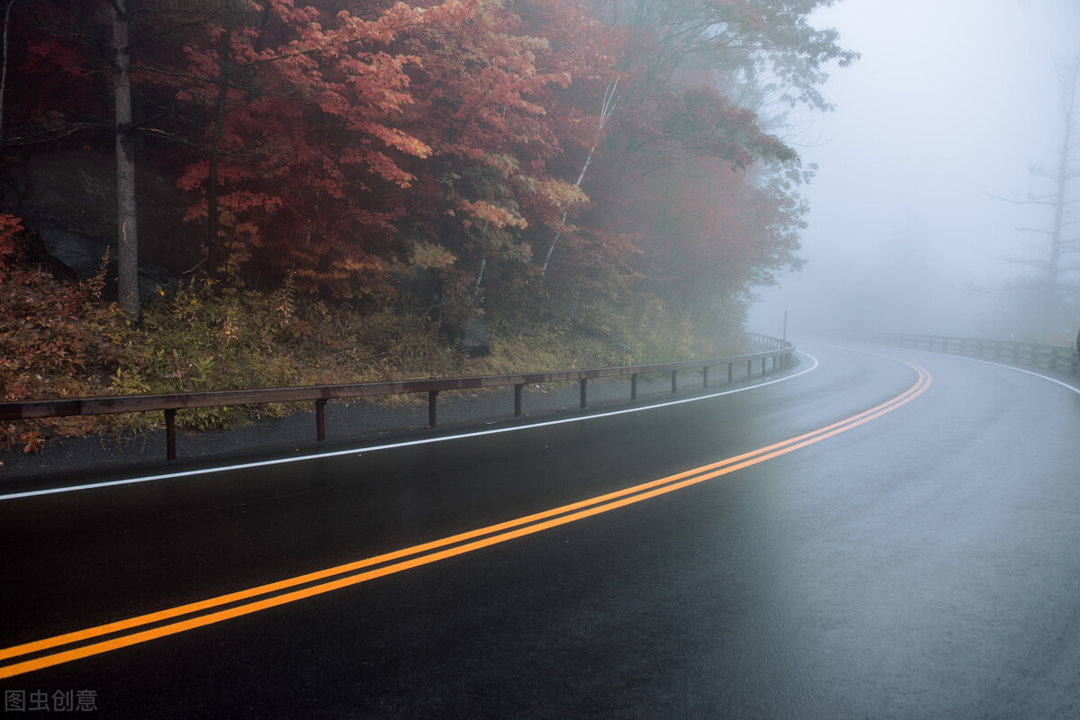 回南天墙壁全是水用什么材料防潮,回南天墙面潮湿怎么补救