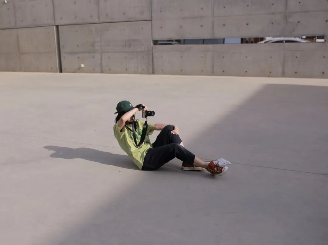 逃离自己的原生家庭前往美国留学,14岁被母亲抛弃独自到浙江