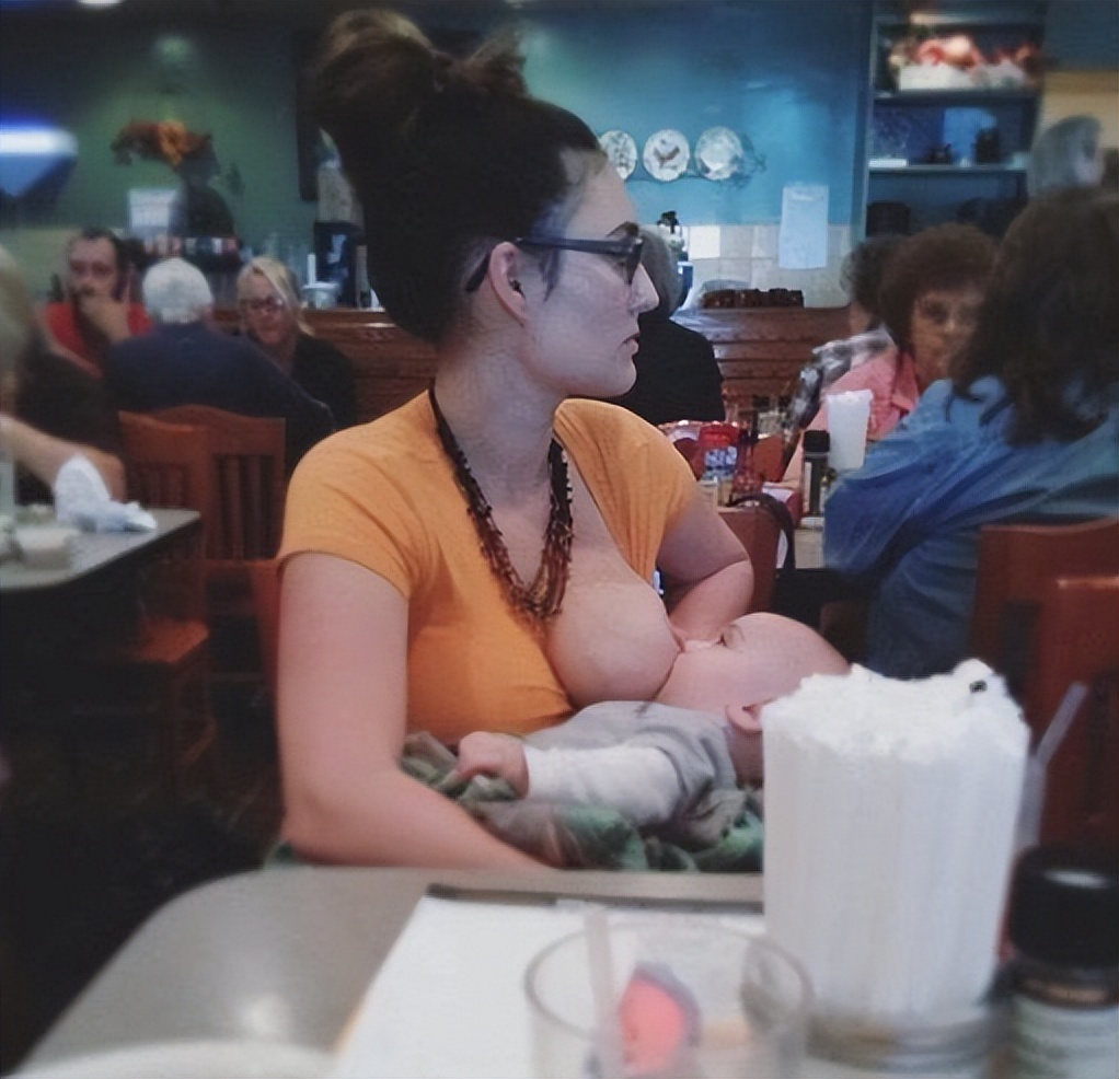 婆婆把我的喂奶视频照片发到微信群去了，需要起诉吗？