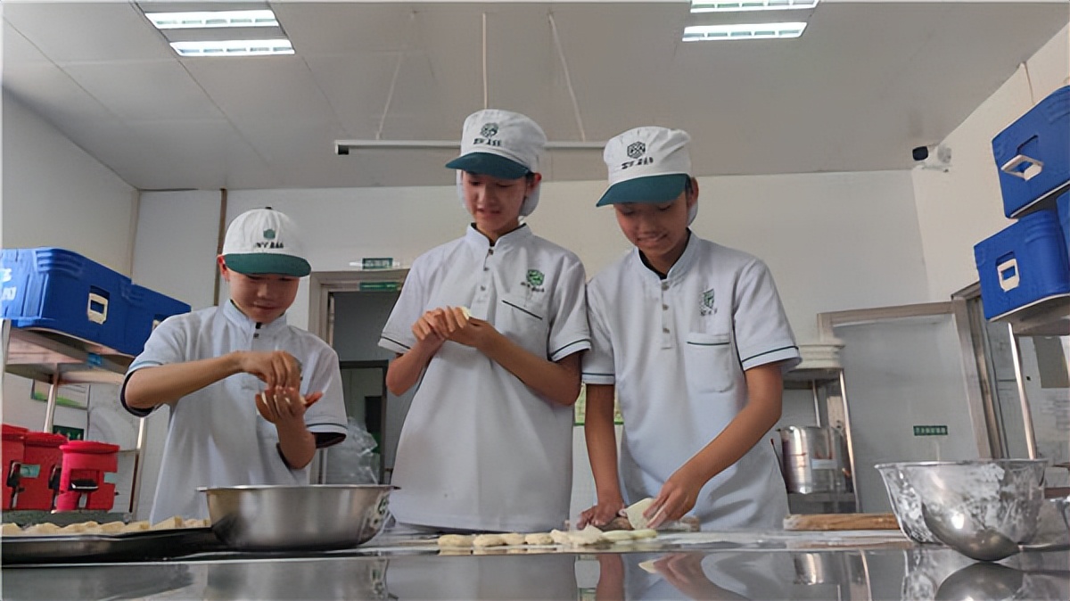 活力社团风采展示,缤纷社团绽光彩