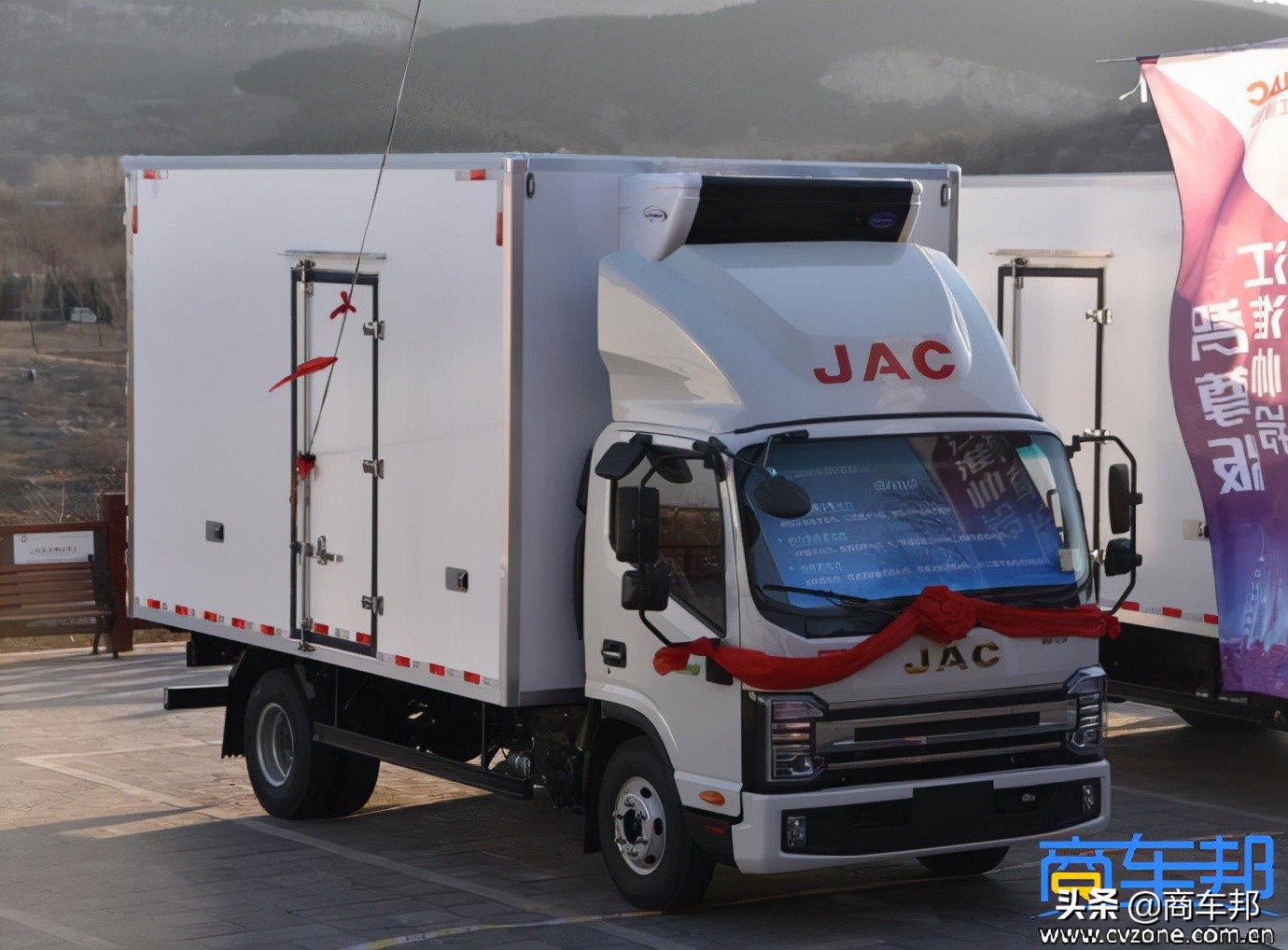 从外观、内饰再到底盘，冷链1号帅铃冰博士到底强在哪里？