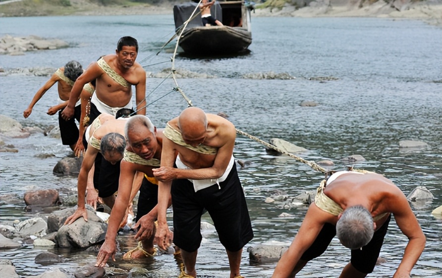 描写夏日清凉的古诗词,用古诗词来描写夏天的炎热