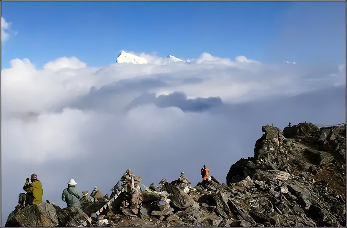 想去登珠峰感受什么,攒钱去旅行到底值不值