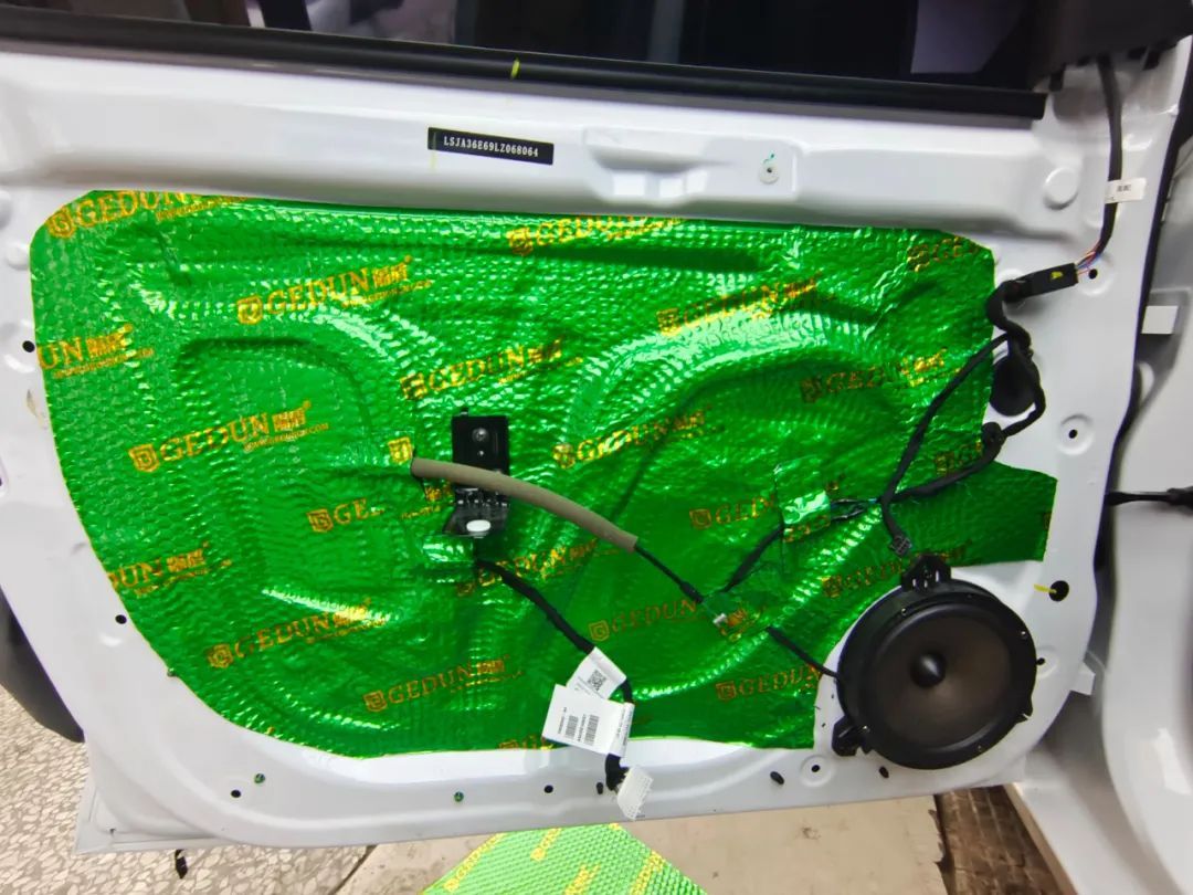 深圳荣威i5汽车音响改装,昆明车载音响改装荣威i5