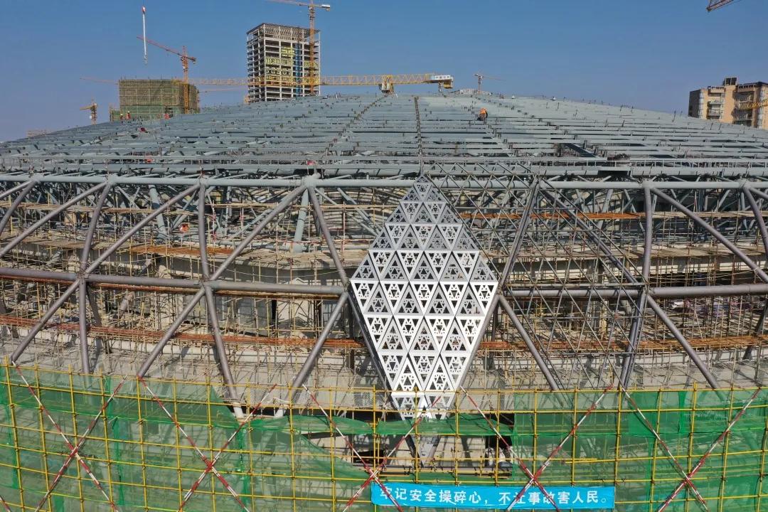 【城市名片】用汗水浇灌“青竹”成长！中建八局“筑”力林城打造体育明珠