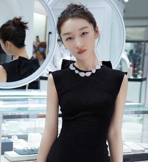 没有颜值没身材周冬雨为何如此红,其貌不扬的周冬雨为什么备受关注