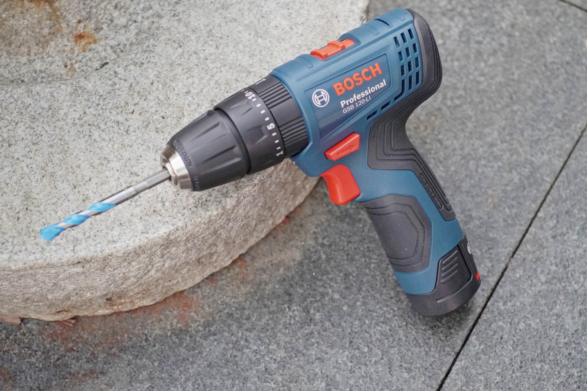 博世冲击钻安装钻头的方法,博世锂电冲击钻如何拆