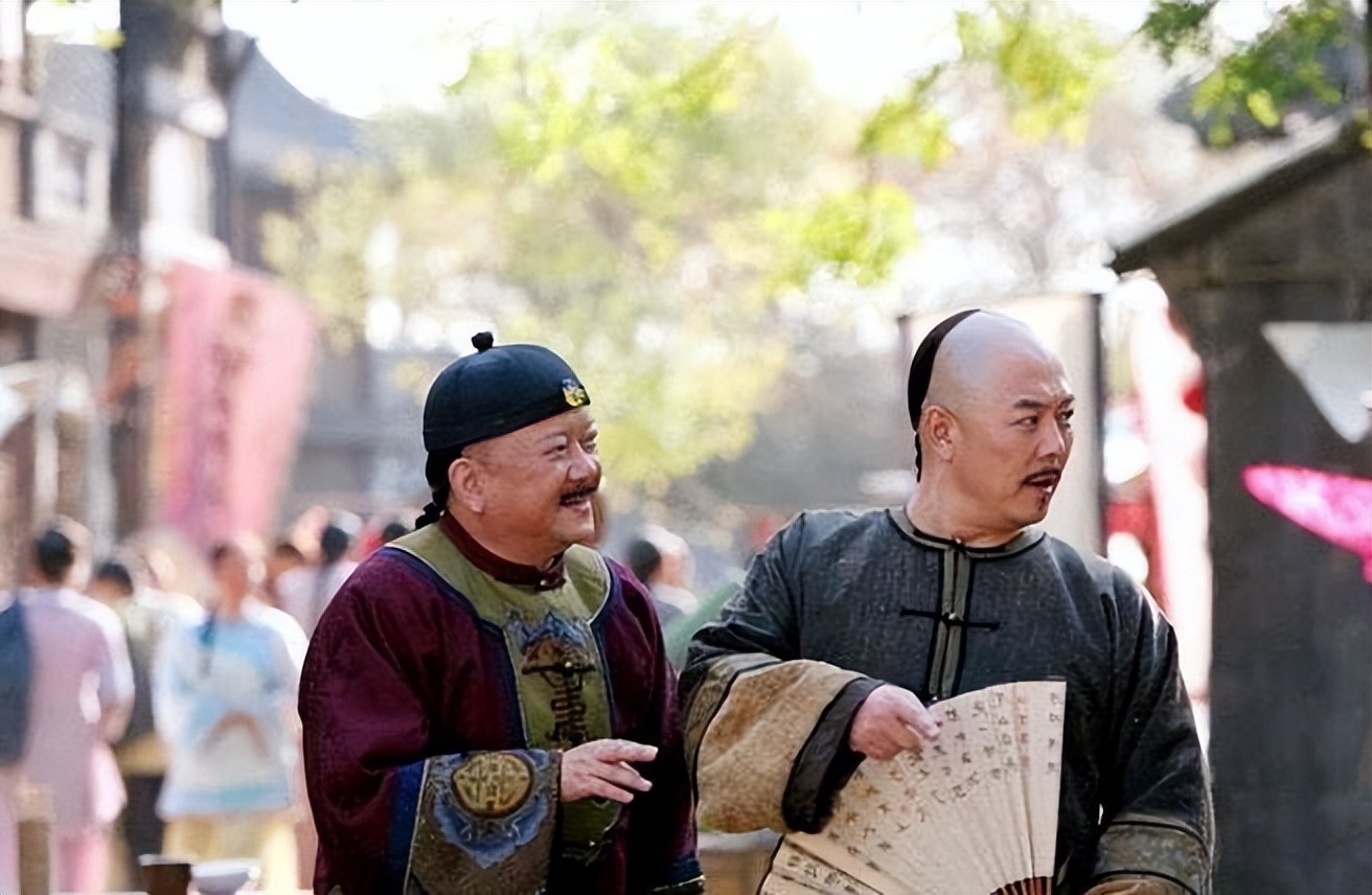 乾隆化名去算命,乾隆下江南神算子给皇帝算命