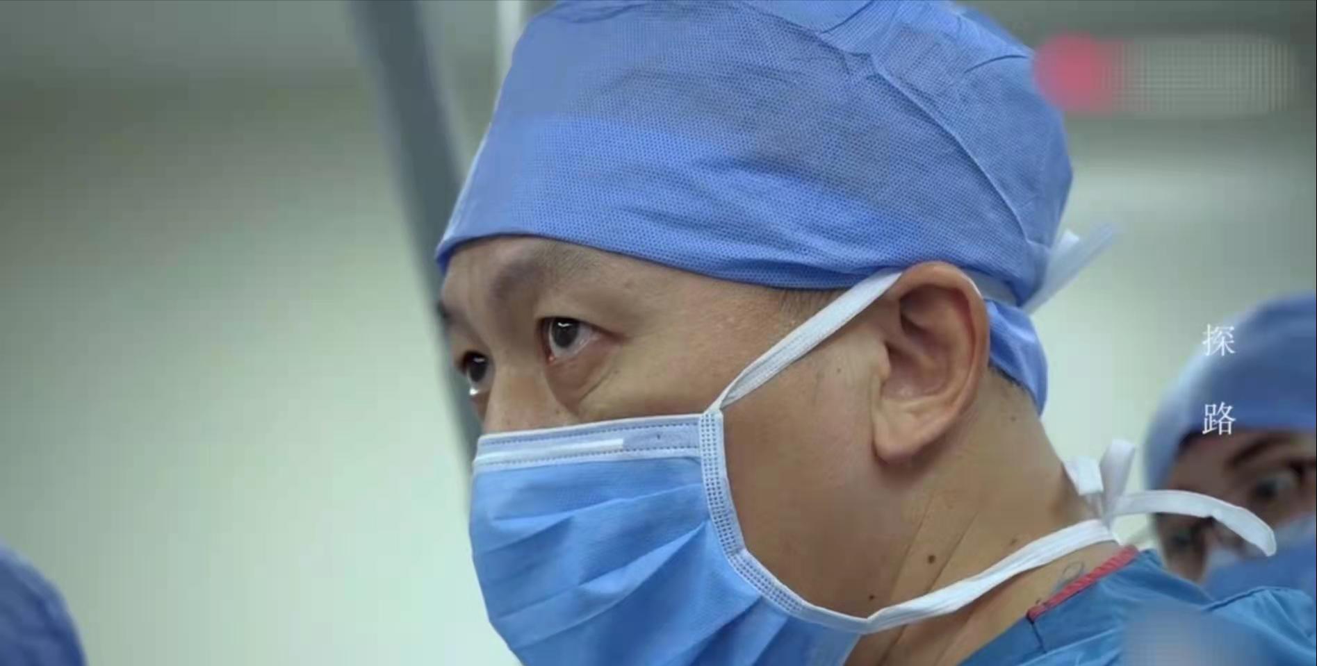 鼻子里长肿瘤的女孩儿,女子鼻子上长肿瘤