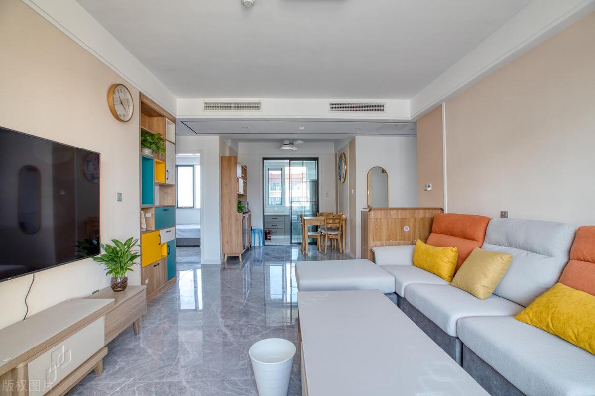 悬空电视柜和落地电视柜差多少钱,悬空电视柜的最佳尺寸价格