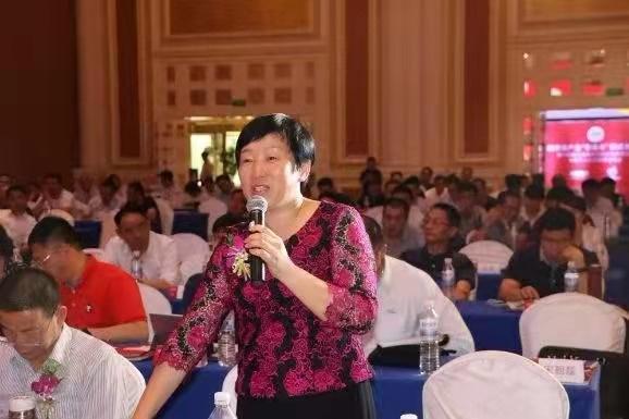 农村穷小子，借钱养猪，把3.1万变成1700亿，成河南首富，凭啥？