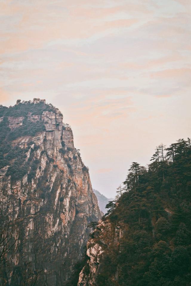 我不是天生强大而是天生要强,没有人天生就比谁更聪明