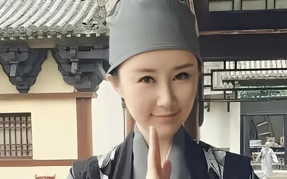 五台山佛教烧香拜佛,五台山修行僧人拜佛