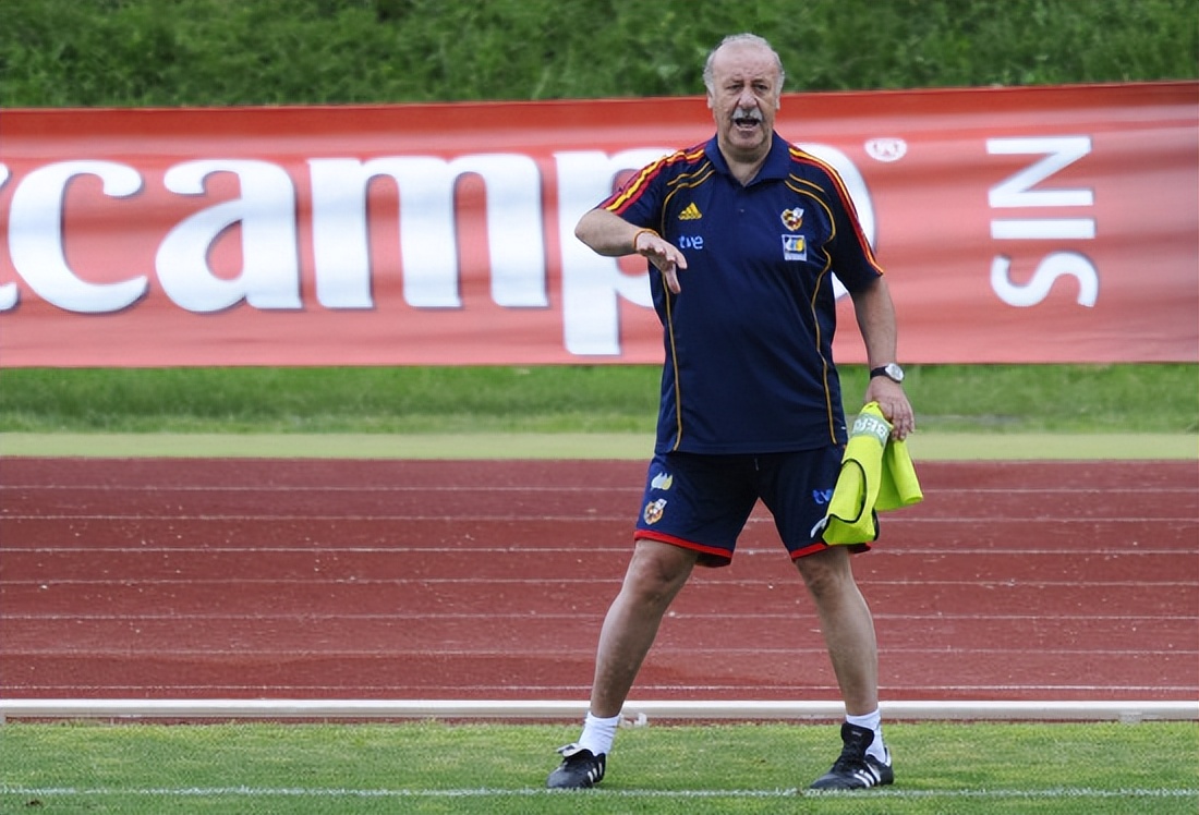 夺得欧冠却下课的主教练,拿了三个冠军足球主帅