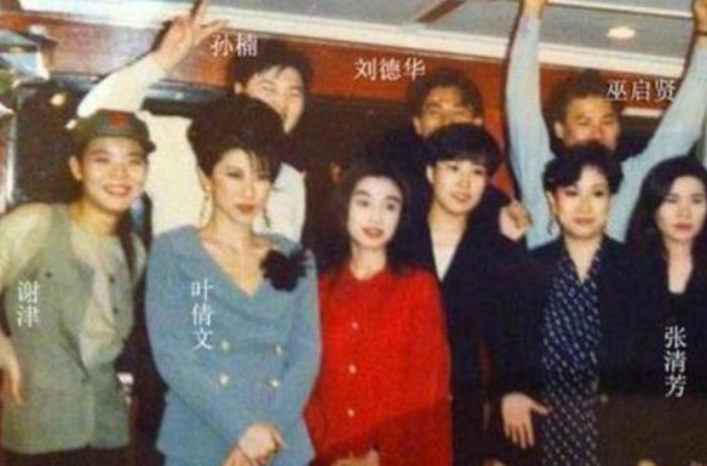 23年前除夕夜,歌手谢津从23楼一跃而下,留下母亲和韦唯的眼泪