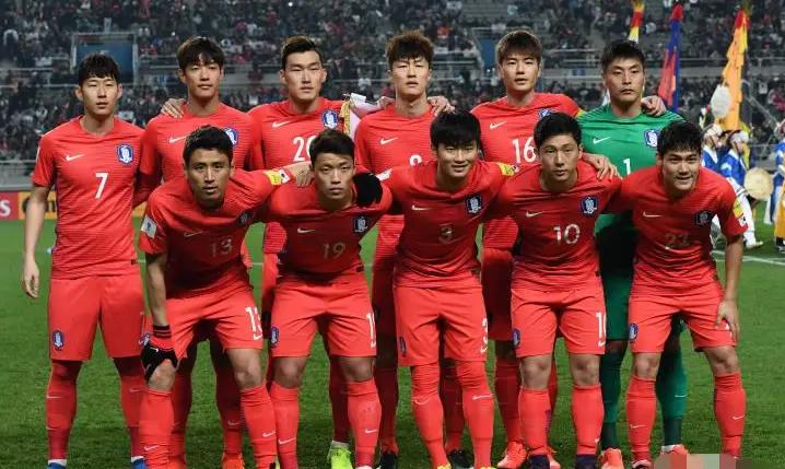 12强国足两场惨败,12强赛国足丢球集锦