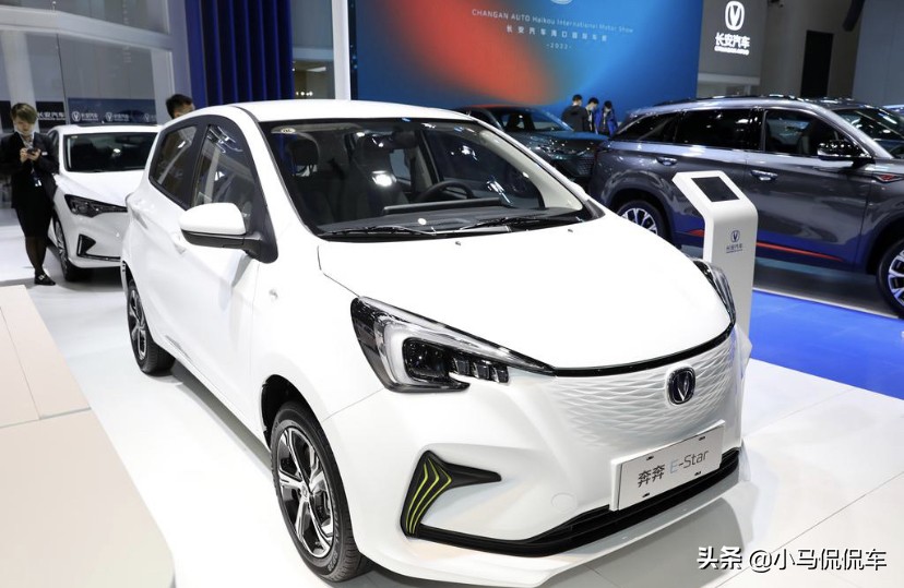 奔奔e-star2022新款301公里售价5.38万,长安奔奔e-star301公里最新续航测评