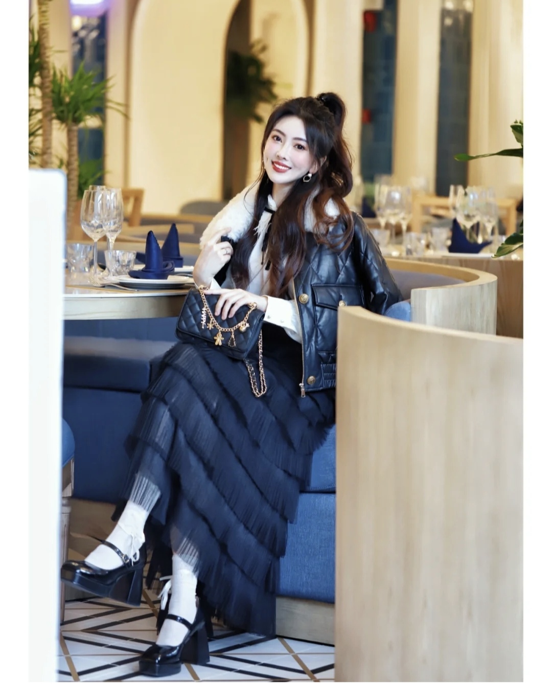 小香风半身裙怎么穿出高级感,小香风半身裙中长款搭配