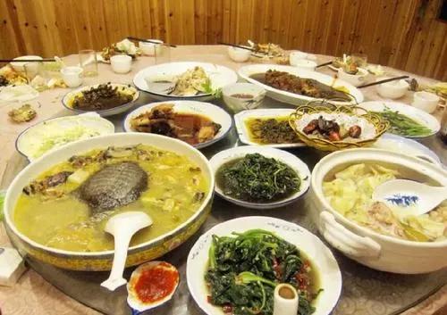 越来越多中国人热衷打包剩菜用国货，因为穷吗？务实的背后是自信