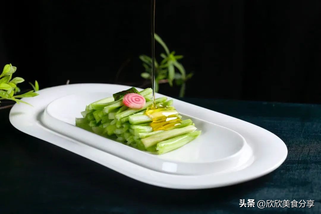 缙云中维香溢大酒店服务员,缙云香溢大酒店附近美食