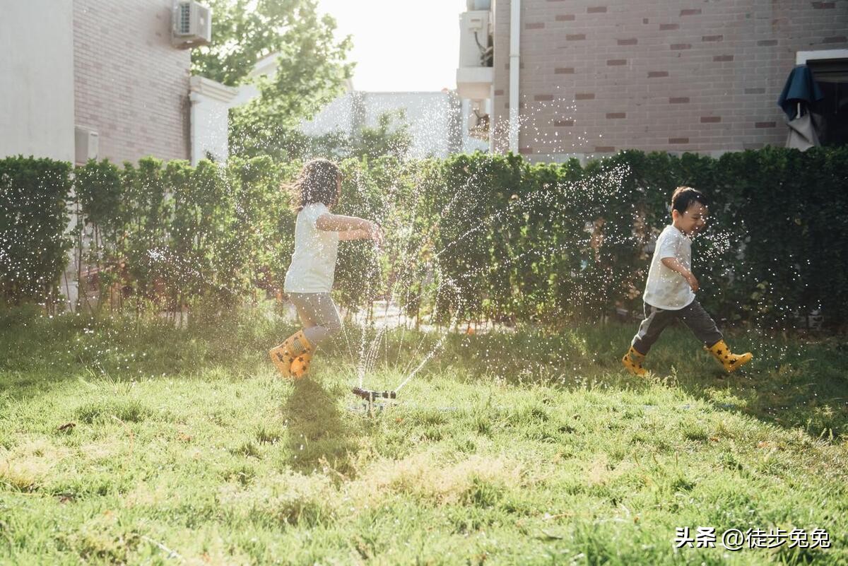 回到童年时光的故事,童年时光与童年故事是一个品牌吗