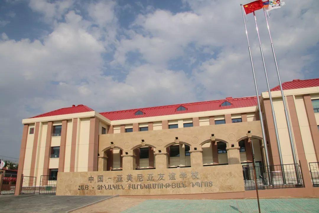 从零做起，他把萨米特瓷砖做成了*疆新**市场的TOP品牌