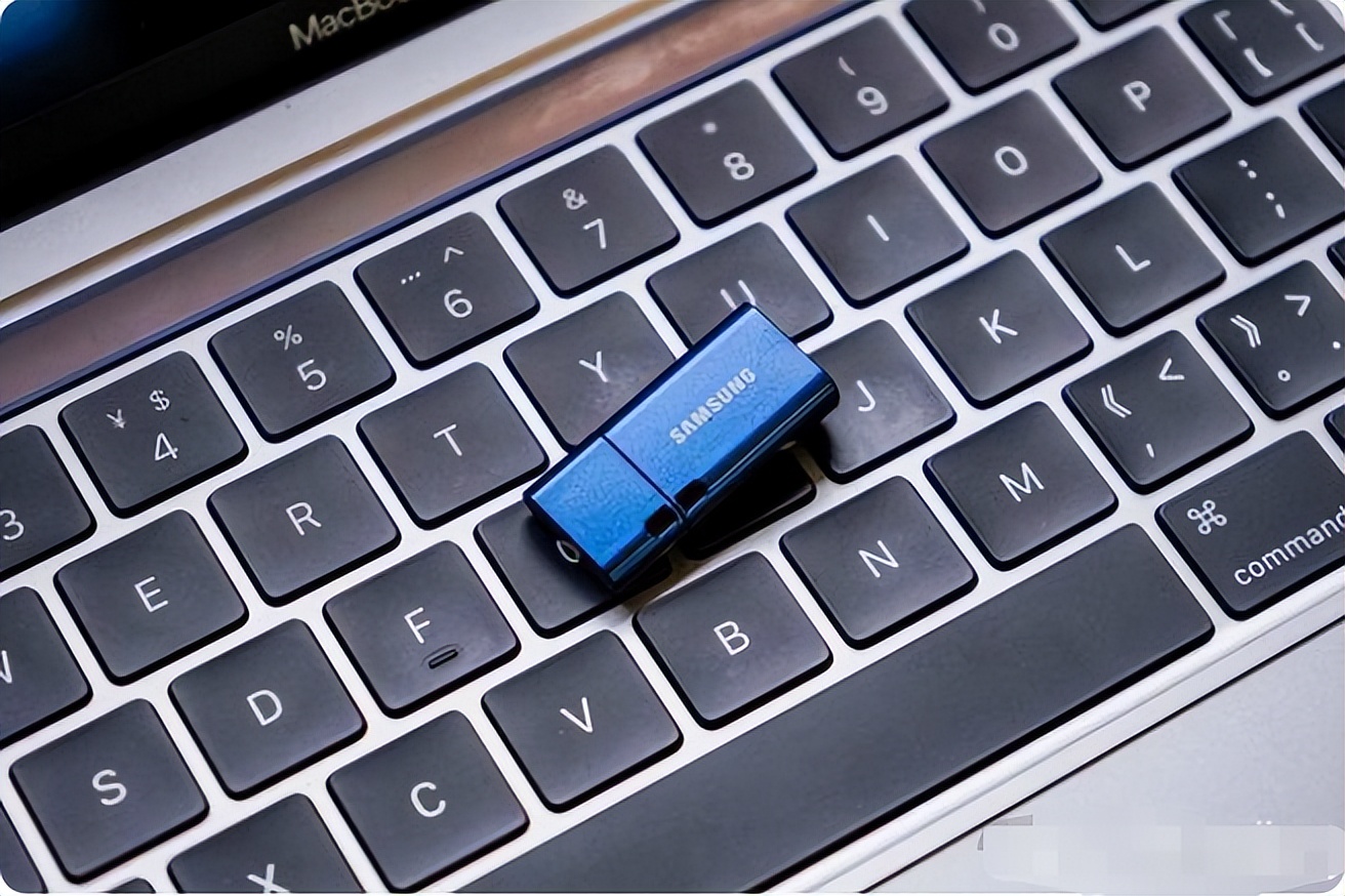 雪铁龙凡尔赛c5x专用u盘,400mb每秒的u盘