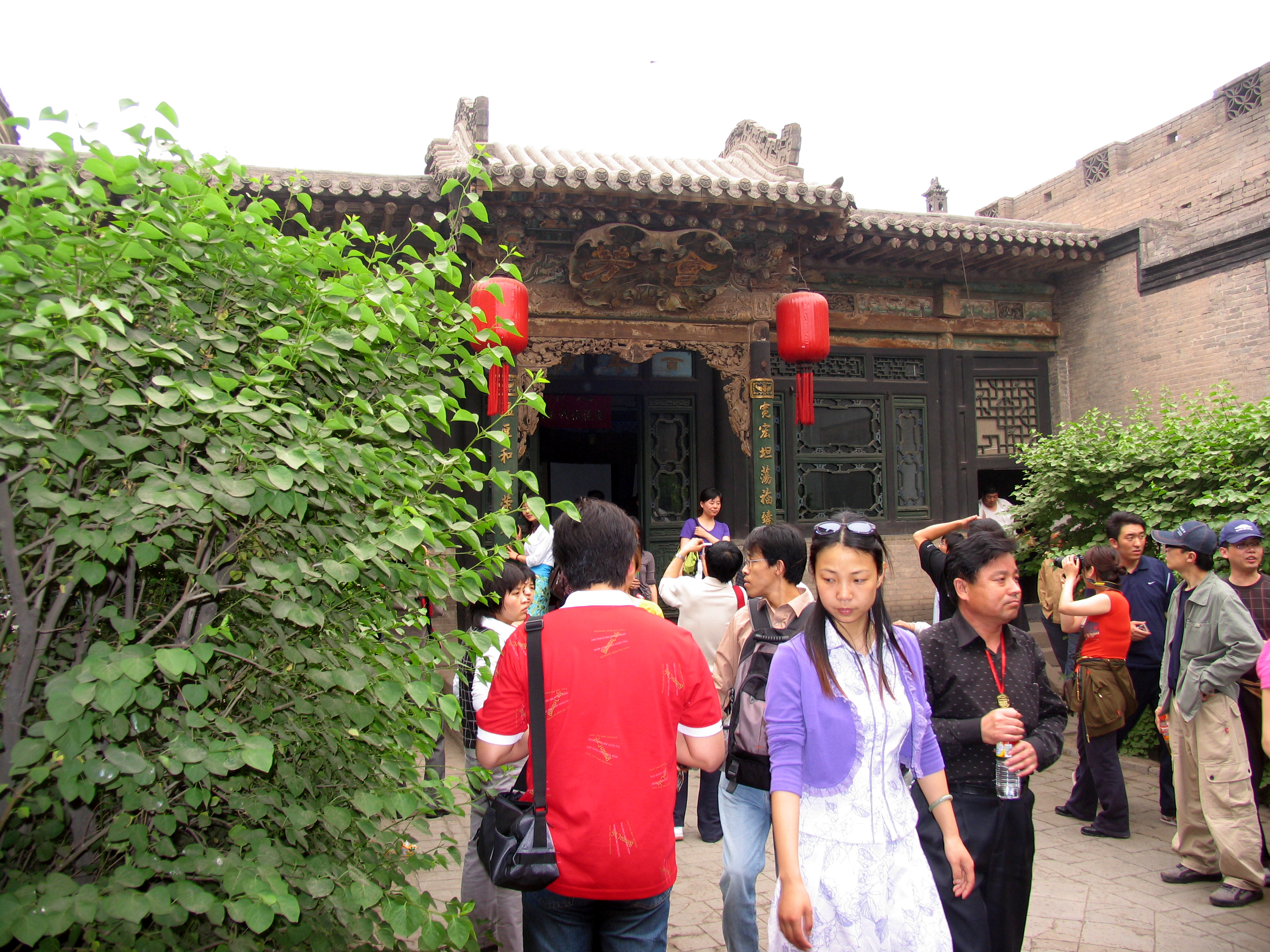 山西乔家大院全景,山西乔家大院后人