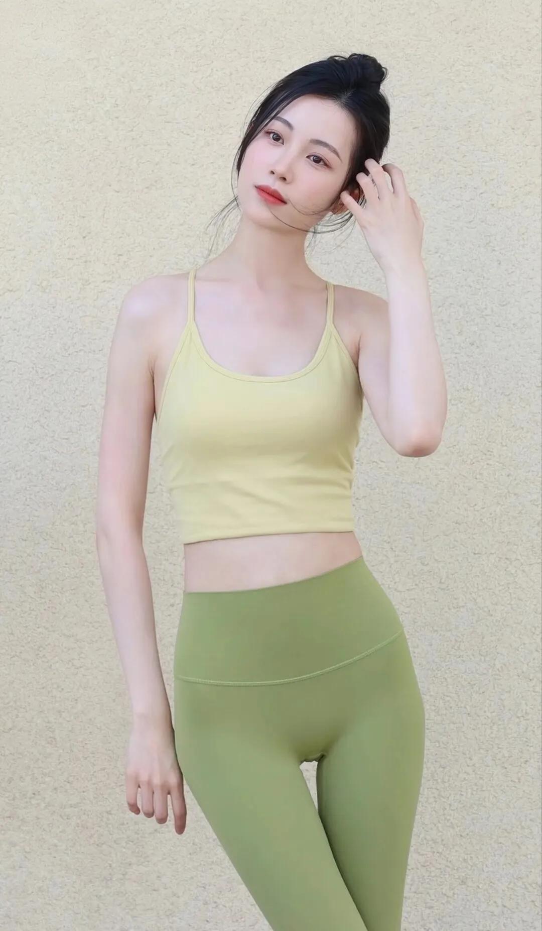 瑜伽服美女跳舞直播,瑜伽服美女最火视频