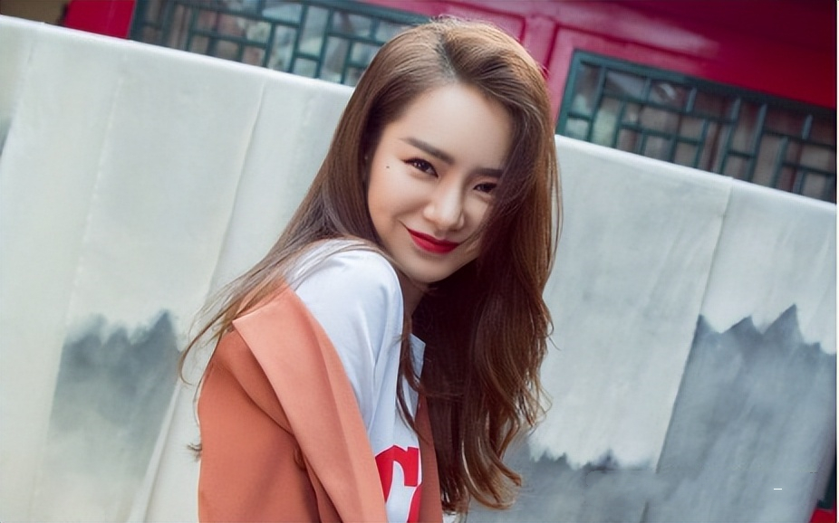 从“相貌平平”到千娇百媚，这7位女星的脸，前后差距让人破大防