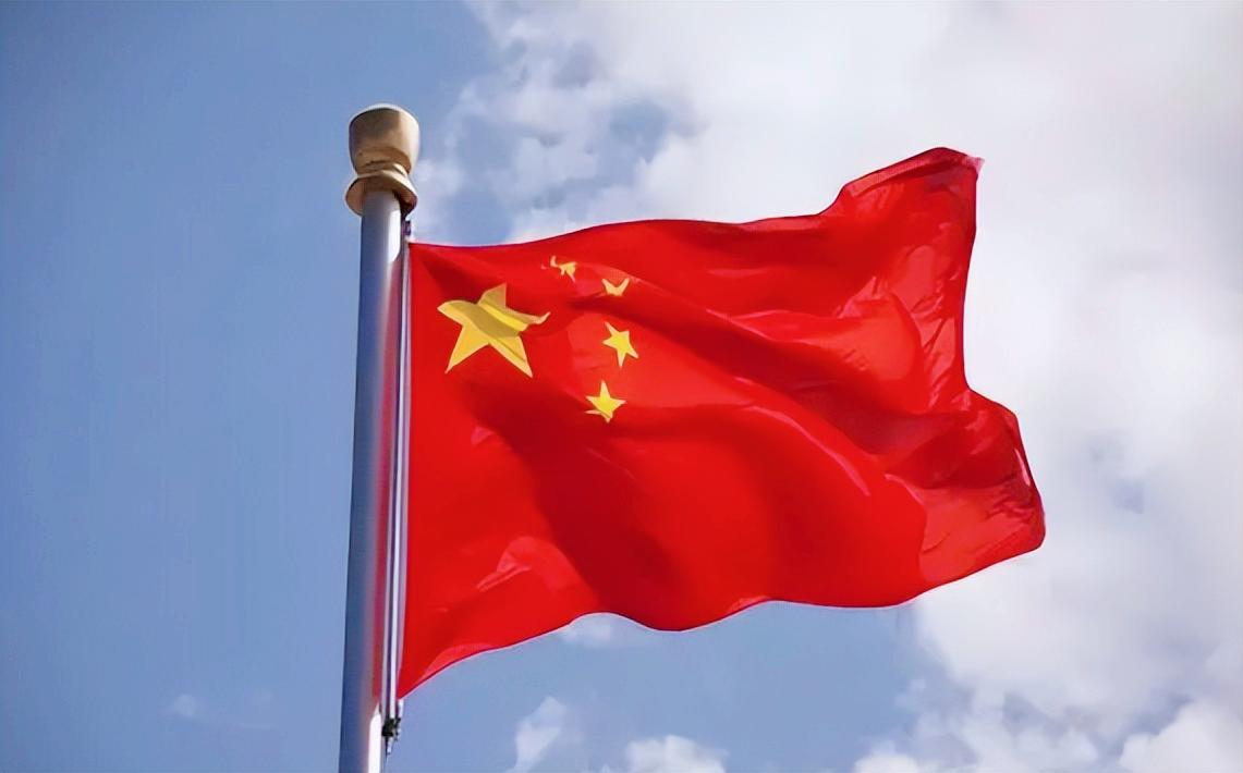 五星红旗仅得15票，3号作品得185票，为何最终选了“五星红旗”？