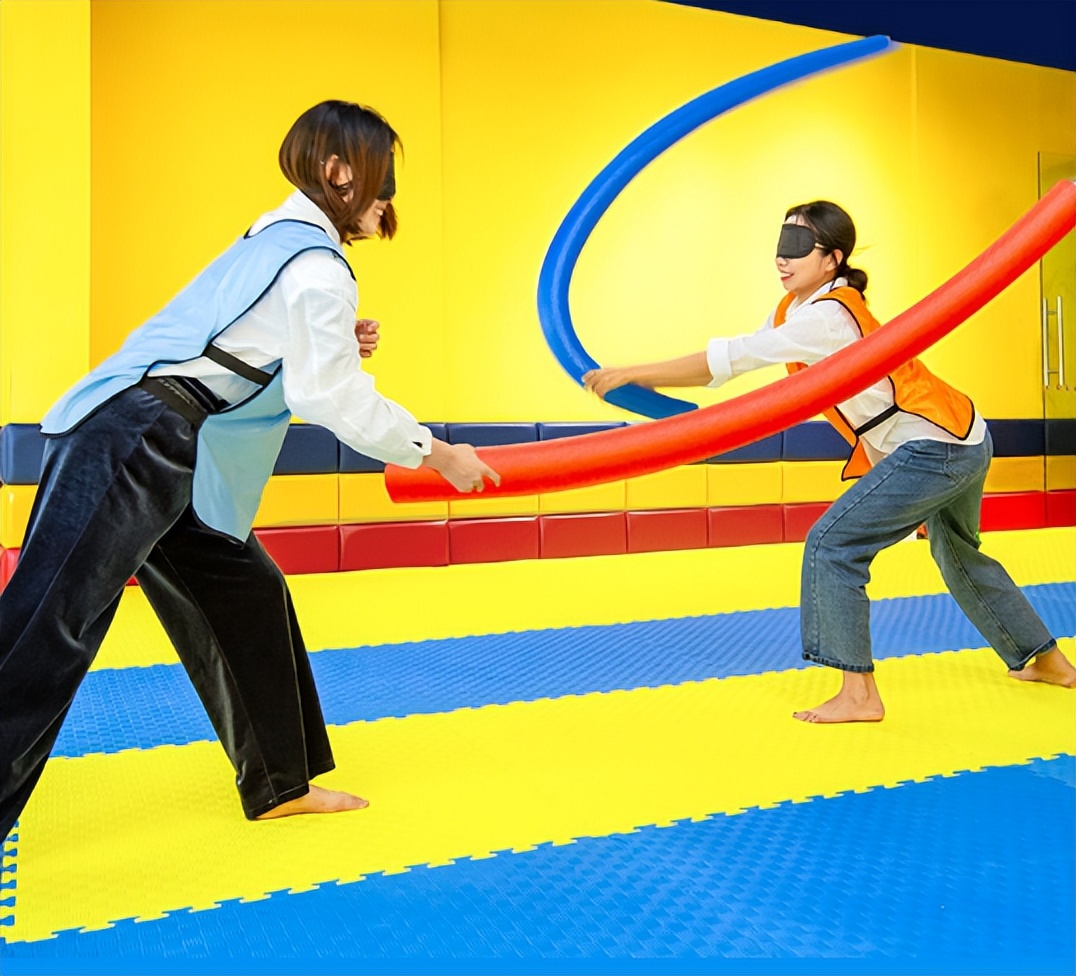 团建趣味飞机游戏怎么玩,趣游研学营