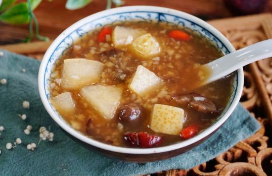 怎么吃梨才能不伤脾胃,经常吃梨有什么好处和坏处