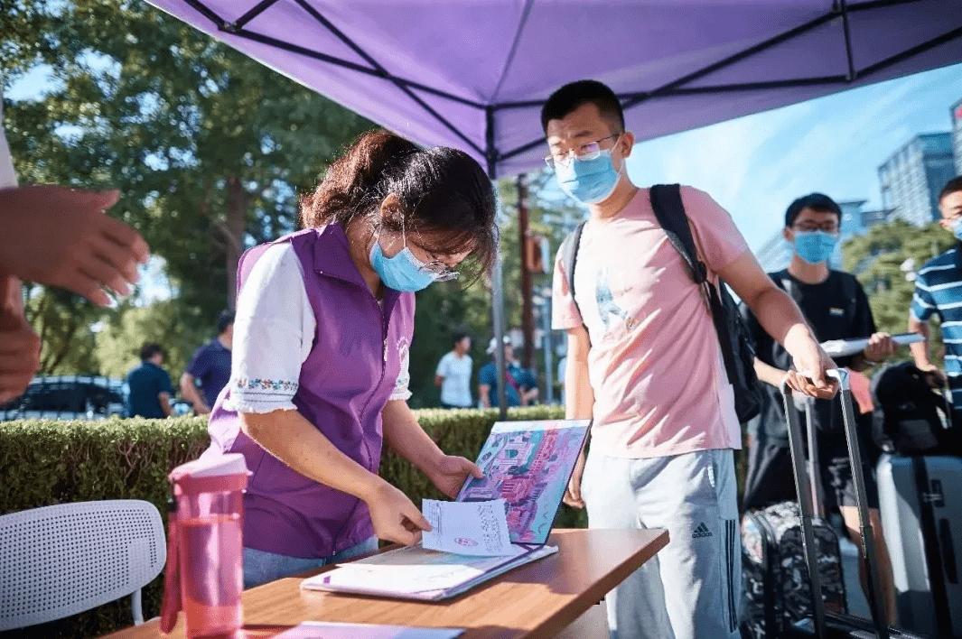 江苏女生外地求学：“后悔出省上大学”，说出了异地学子的心声