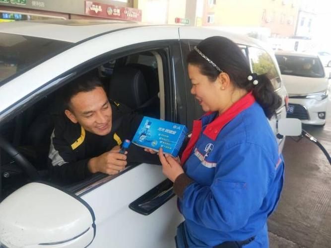 加油站推销燃油宝烧坏发动机,加油站推销的超美燃油宝有用吗