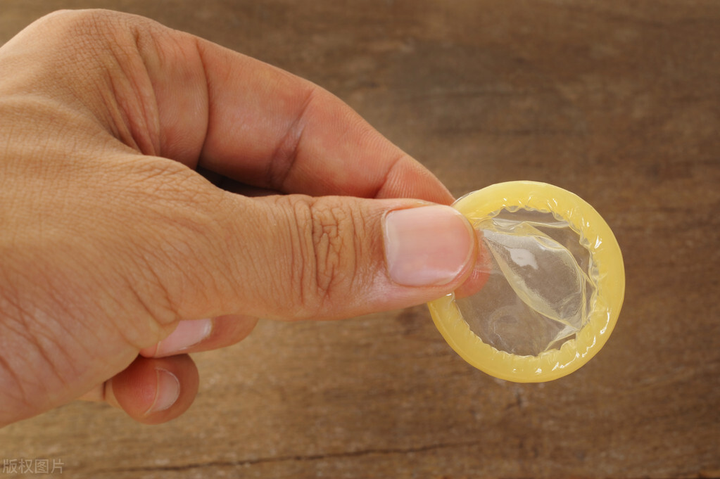 安全套的油对眼睛有害吗,安全套的油对身体有害吗