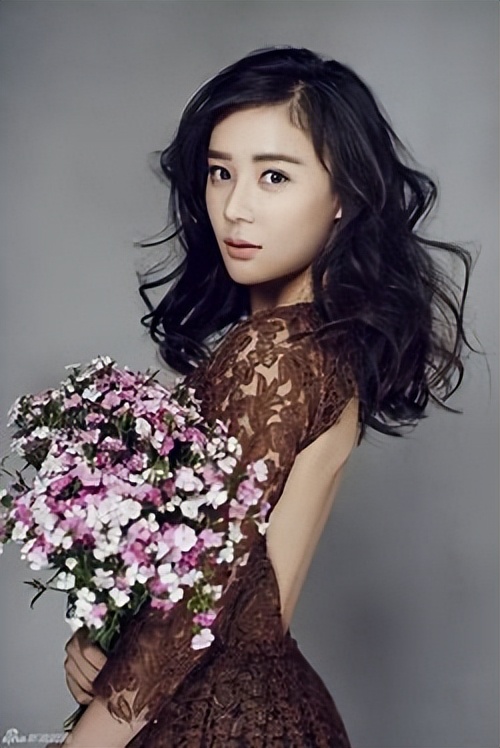 于正捧袁姗姗的原因,袁姗姗拍了于正多少部戏