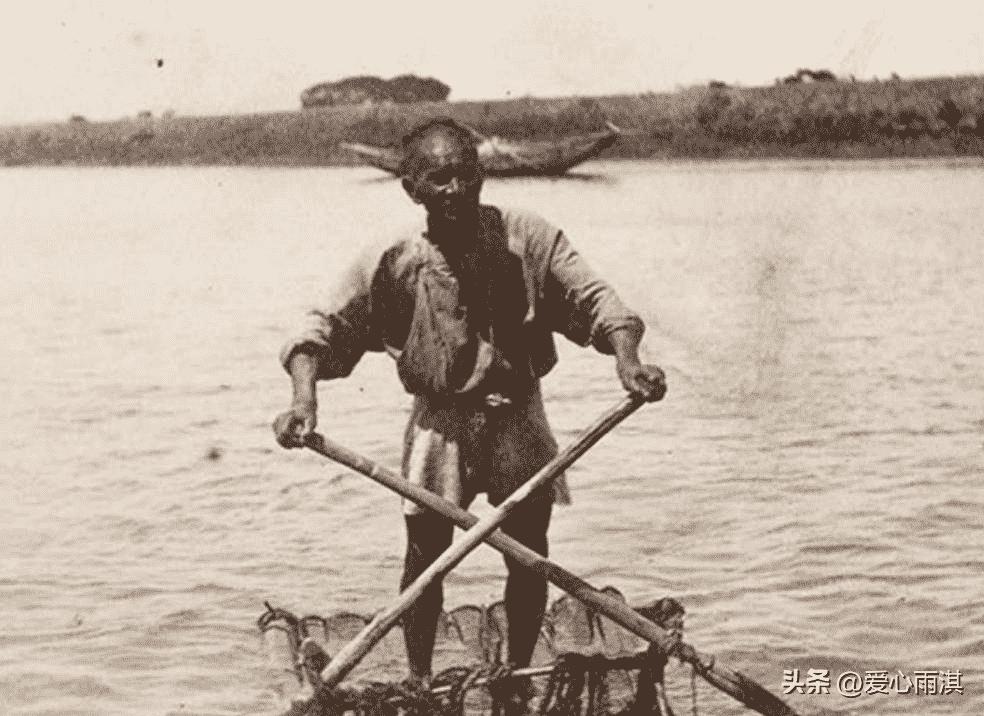 纳粹德国屠杀犹太女人,变态纳粹