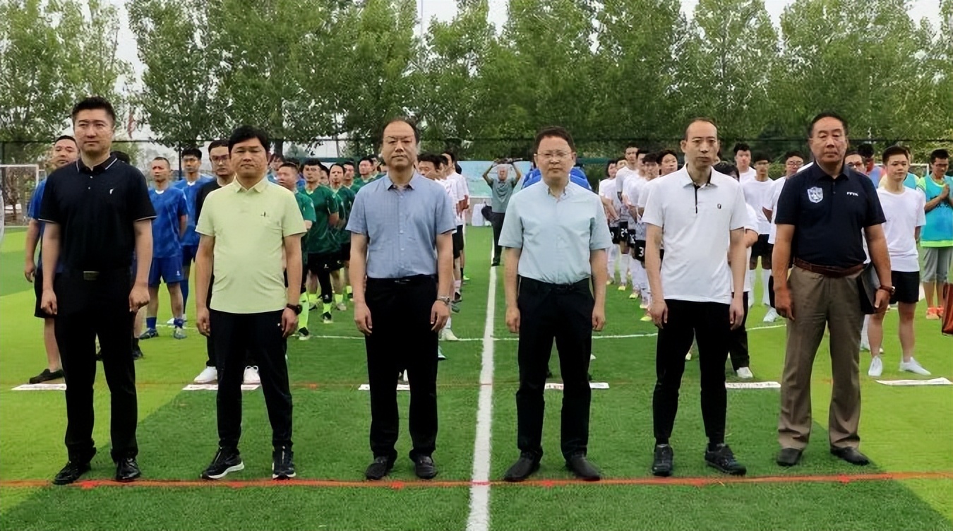 为热爱上场，建设者与“星星的孩子”逐梦绿茵