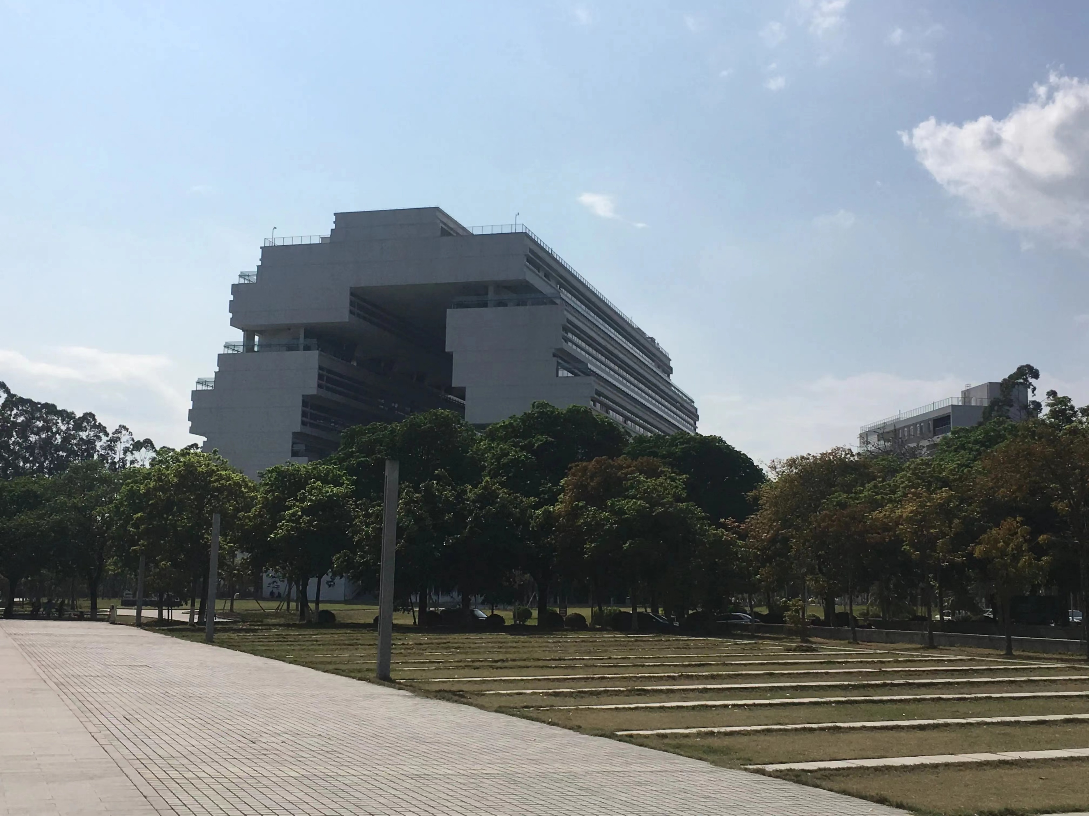 汕头大学医学院谁设计的,汕头大学的建筑是谁设计的