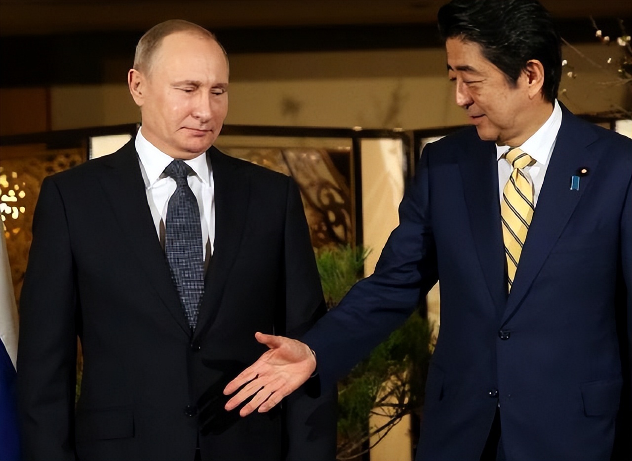 普京送安倍武士刀,普京给安倍送什么