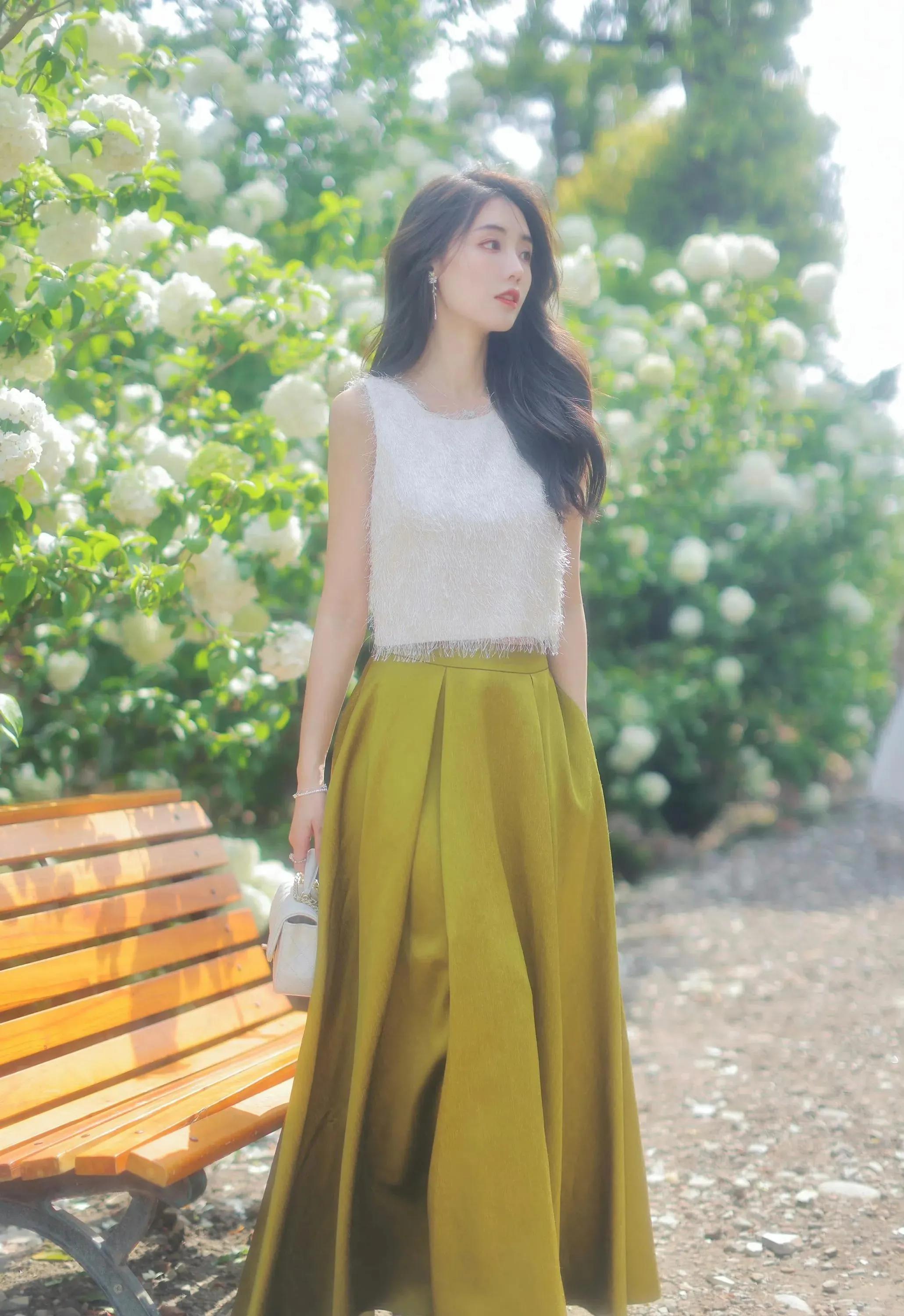 韩版白色背心长裙搭配,流苏背心长裙