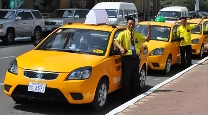 100元人民币在越南可以买到什么,一张50000的越南币值多少钱