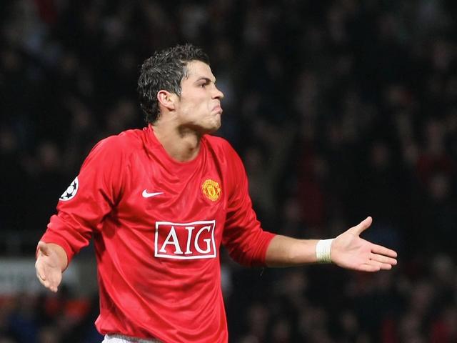 欧冠经典瞬间c罗点球,欧冠c罗vs梅西帽子戏法