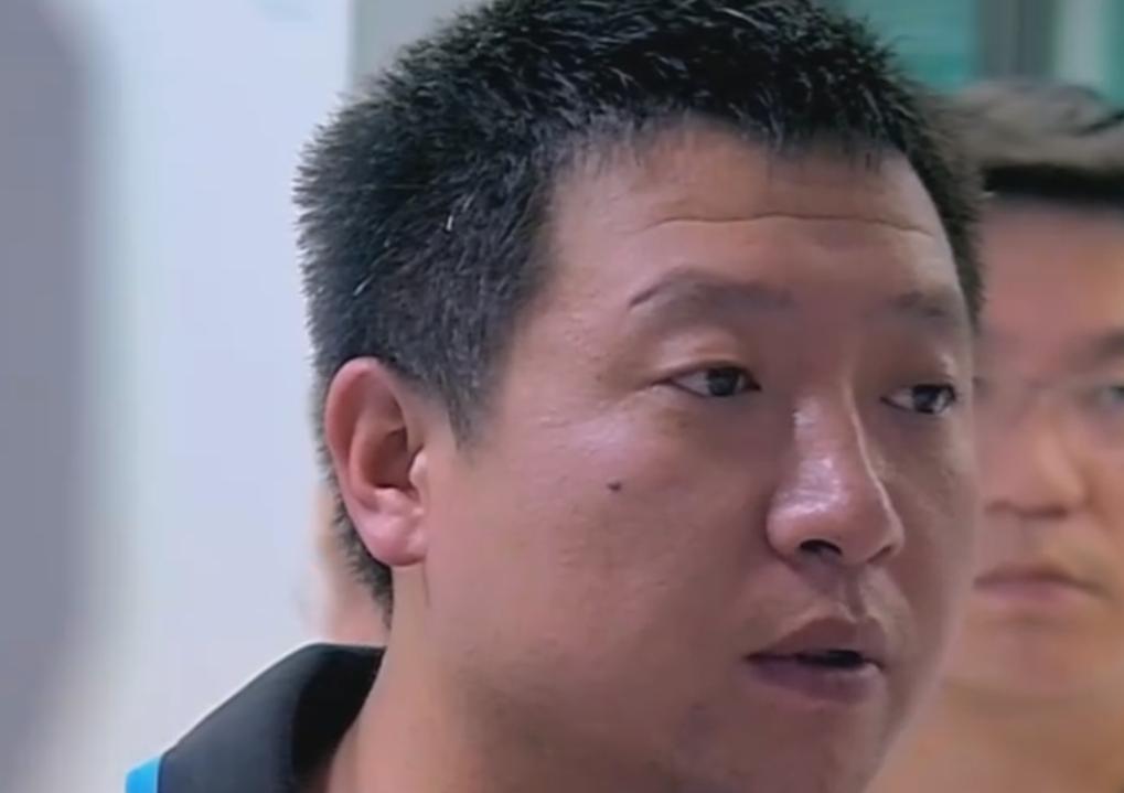 53岁父亲遭受车祸九死一生,父亲被卡车拦腰碾压救活了吗