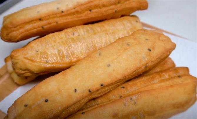 空心小油条做法可以自己在家做,酥脆空心无铝油条预拌粉大袋1000g