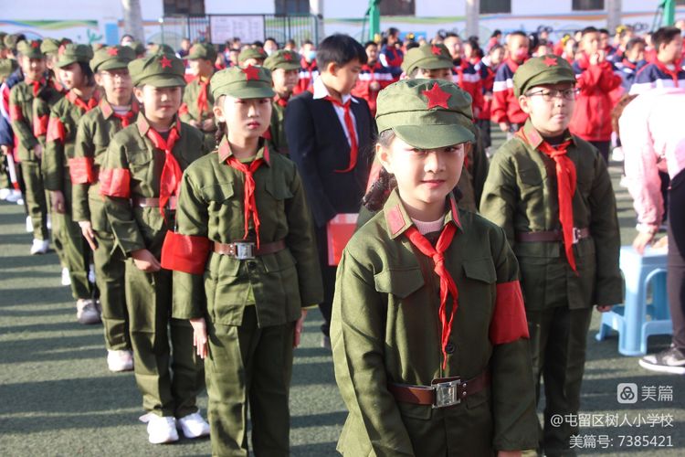 诵读诗文传承文化小学生,书香校园经典诗文诵读