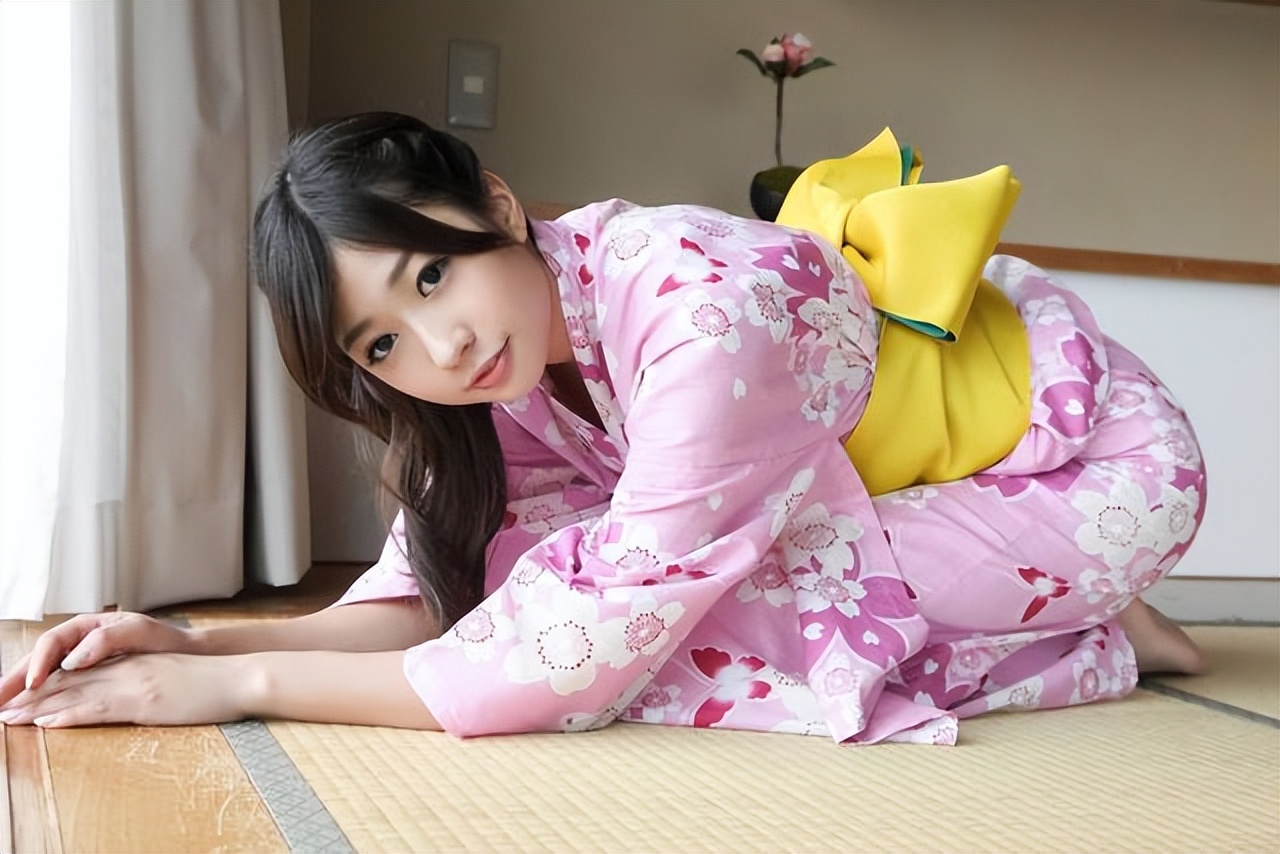 日本女人穿和服，方便“啪啪啪”还是为了防出轨？原来是误解
