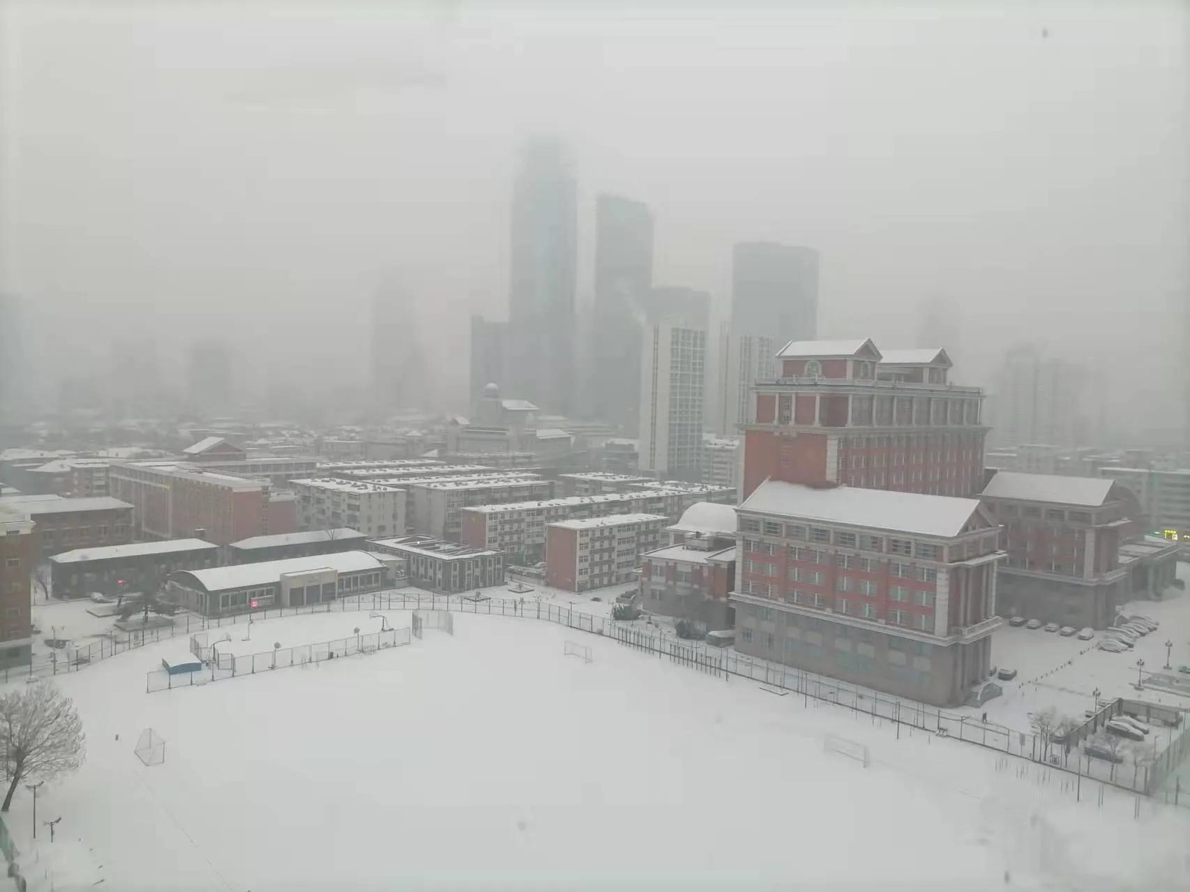 赞抗疫英雄七言律诗,赞抗疫医护诗词